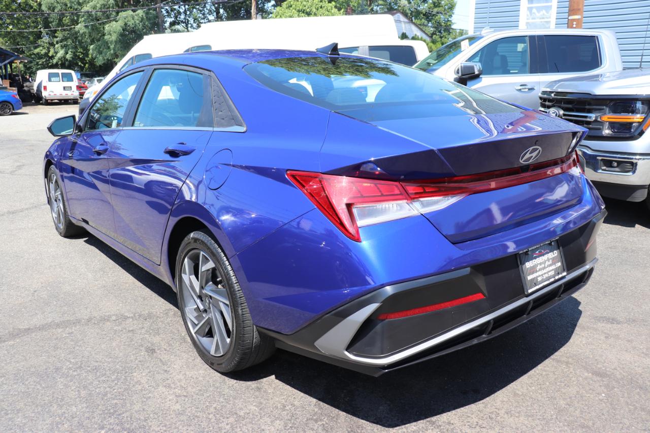 Hyundai Elantra SEL Convenience IVT 2025