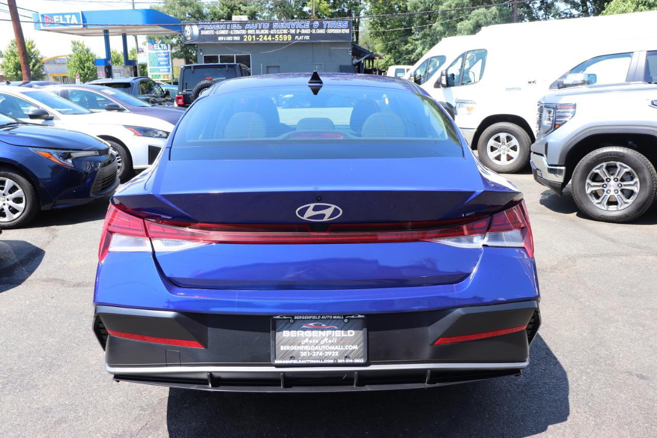 Hyundai Elantra SEL Convenience IVT 2025