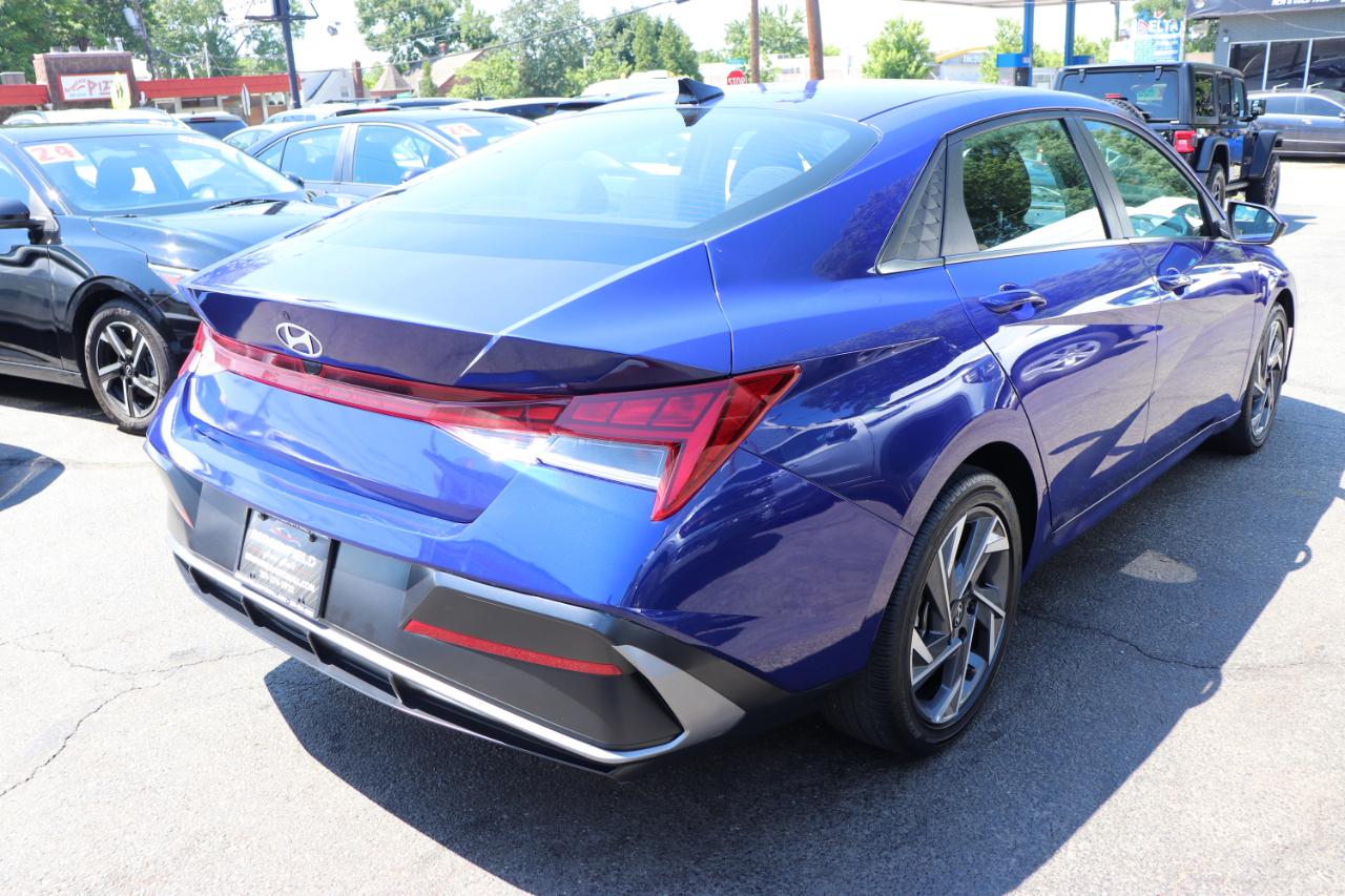 Hyundai Elantra SEL Convenience IVT 2025