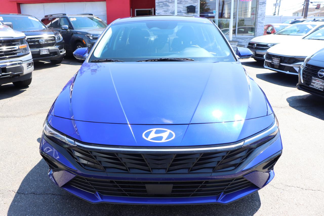 Hyundai Elantra SEL Convenience IVT 2025