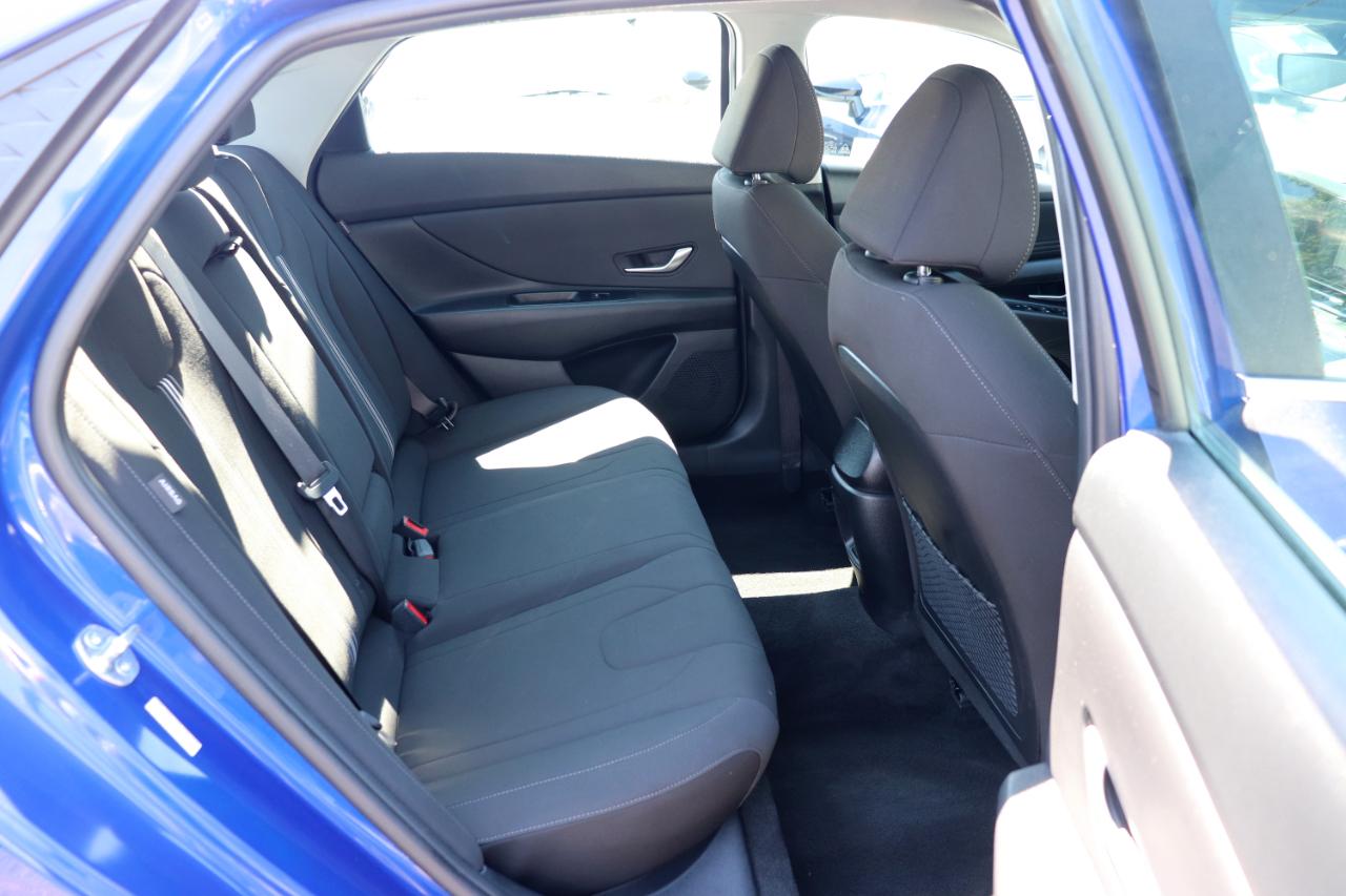 Hyundai Elantra SEL Convenience IVT 2025