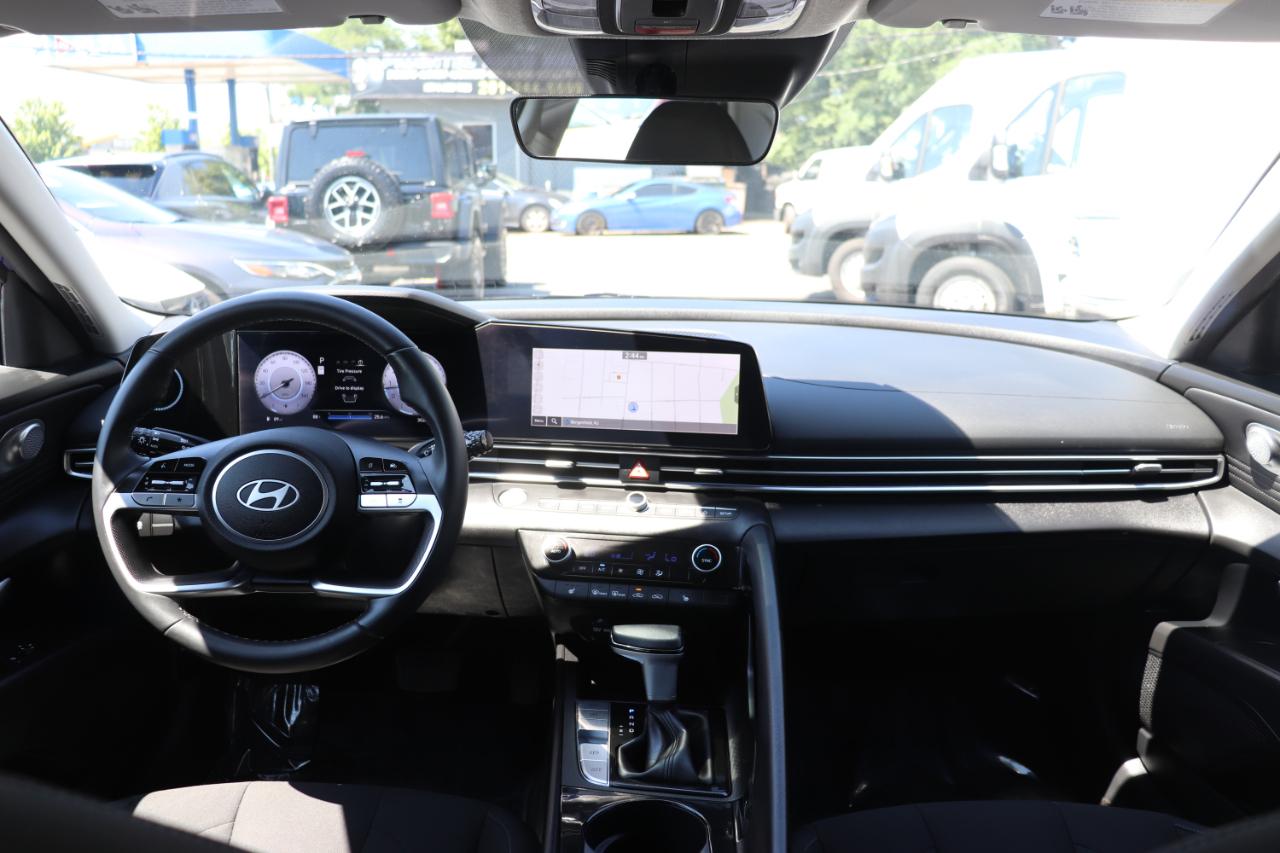 Hyundai Elantra SEL Convenience IVT 2025