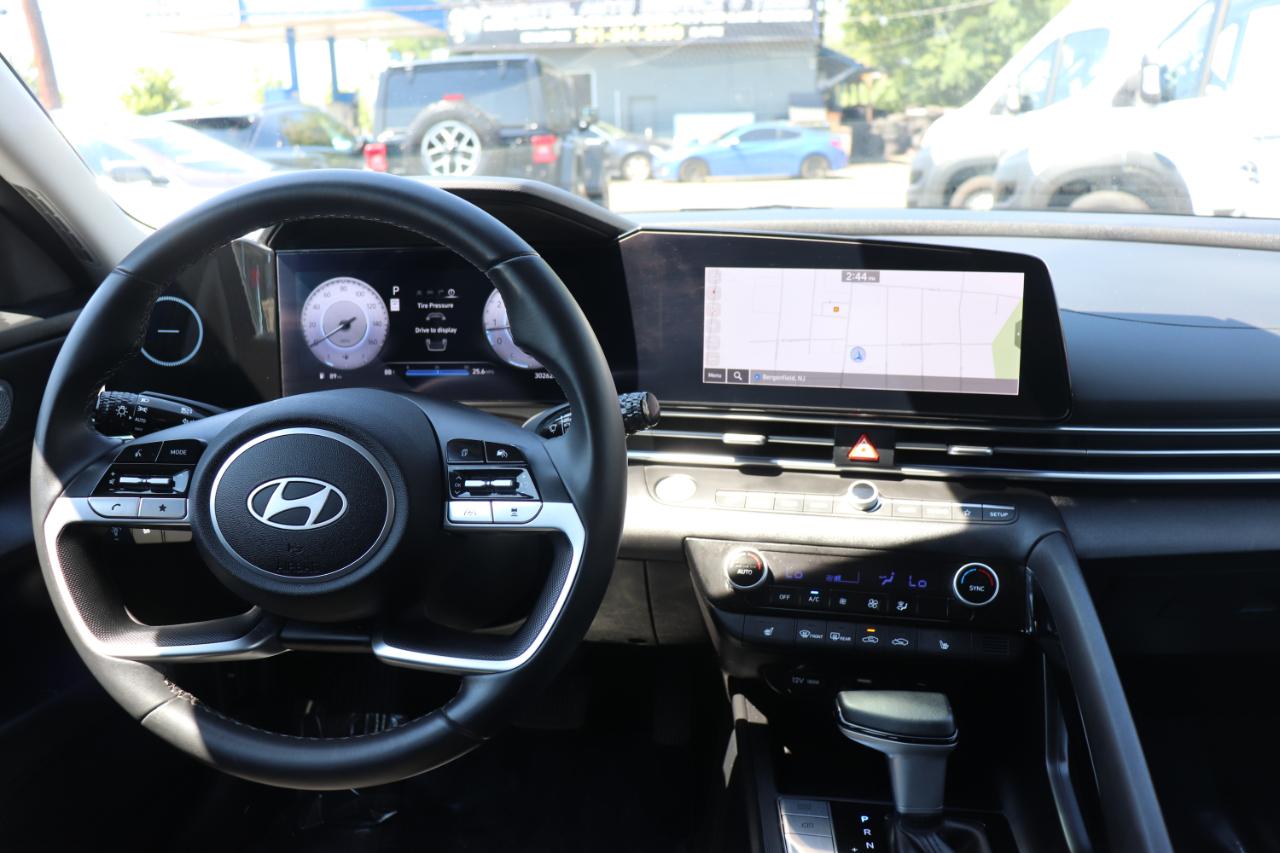 Hyundai Elantra SEL Convenience IVT 2025