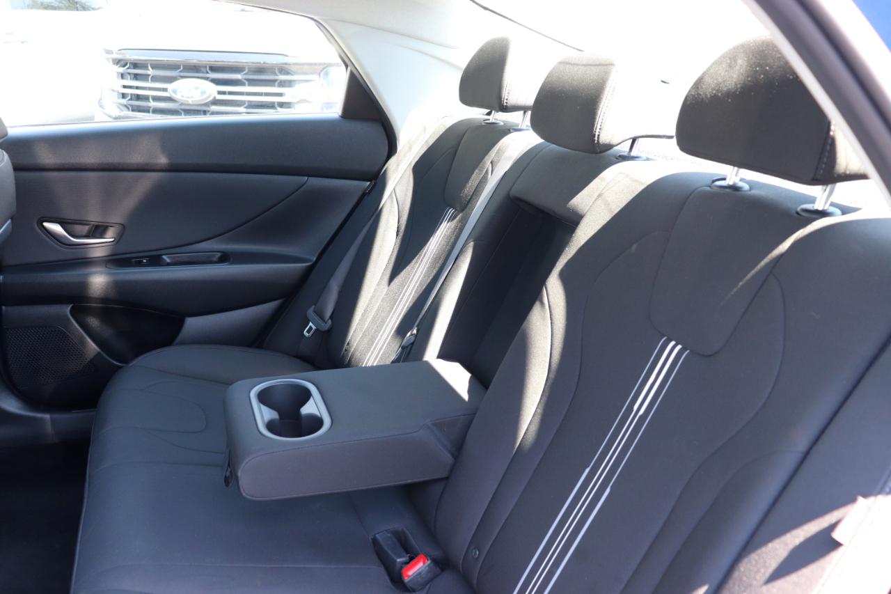 Hyundai Elantra SEL Convenience IVT 2025