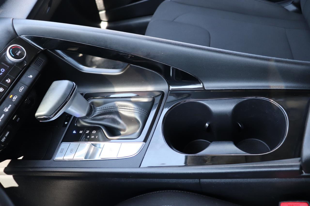 Hyundai Elantra SEL Convenience IVT 2025