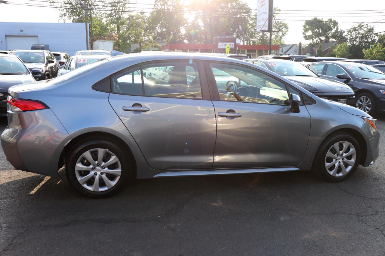 Toyota Corolla LE CVT (Natl) 2026