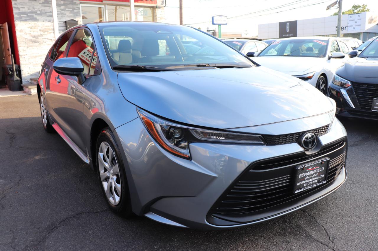 Toyota Corolla LE CVT (Natl) 2026