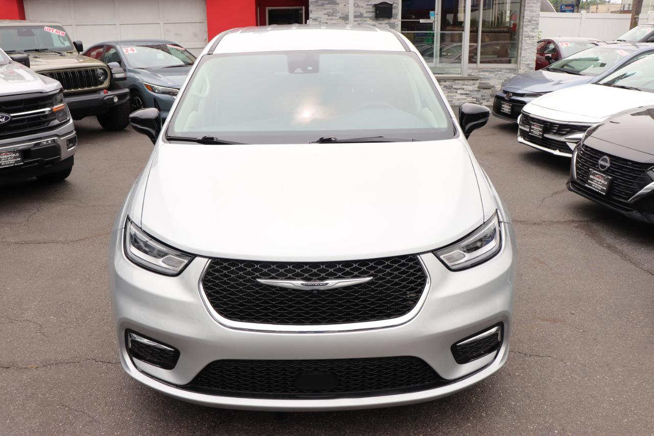 Chrysler Pacifica Touring L FWD 2024