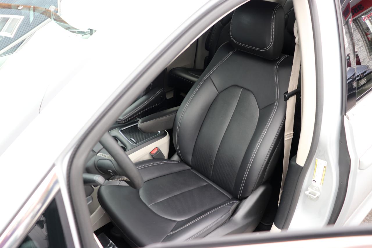 Chrysler Pacifica Touring L FWD 2024