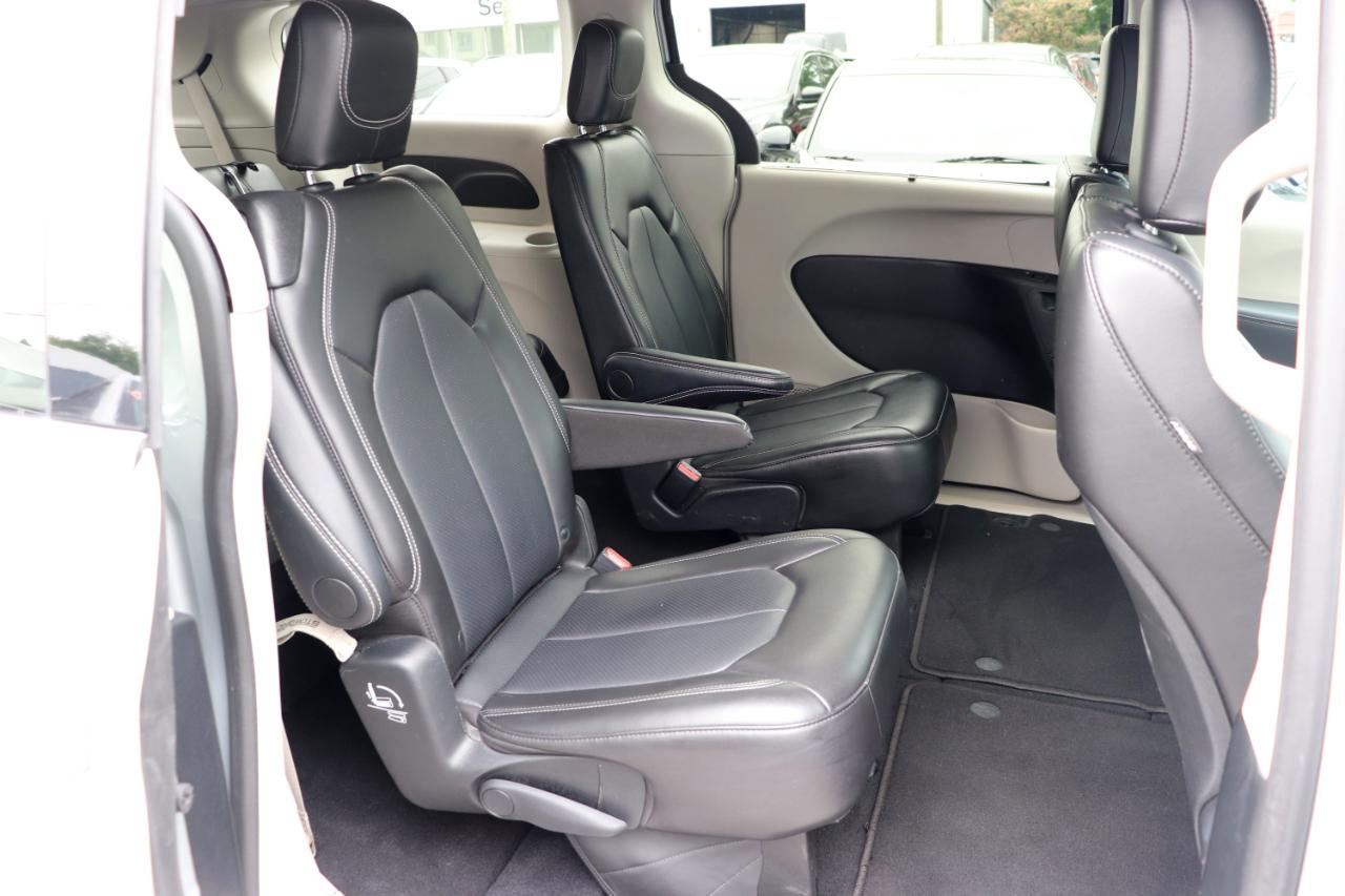 Chrysler Pacifica Touring L FWD 2024
