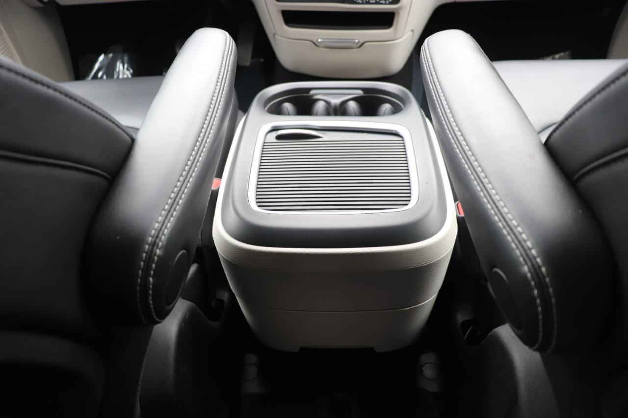 Chrysler Pacifica Touring L FWD 2024