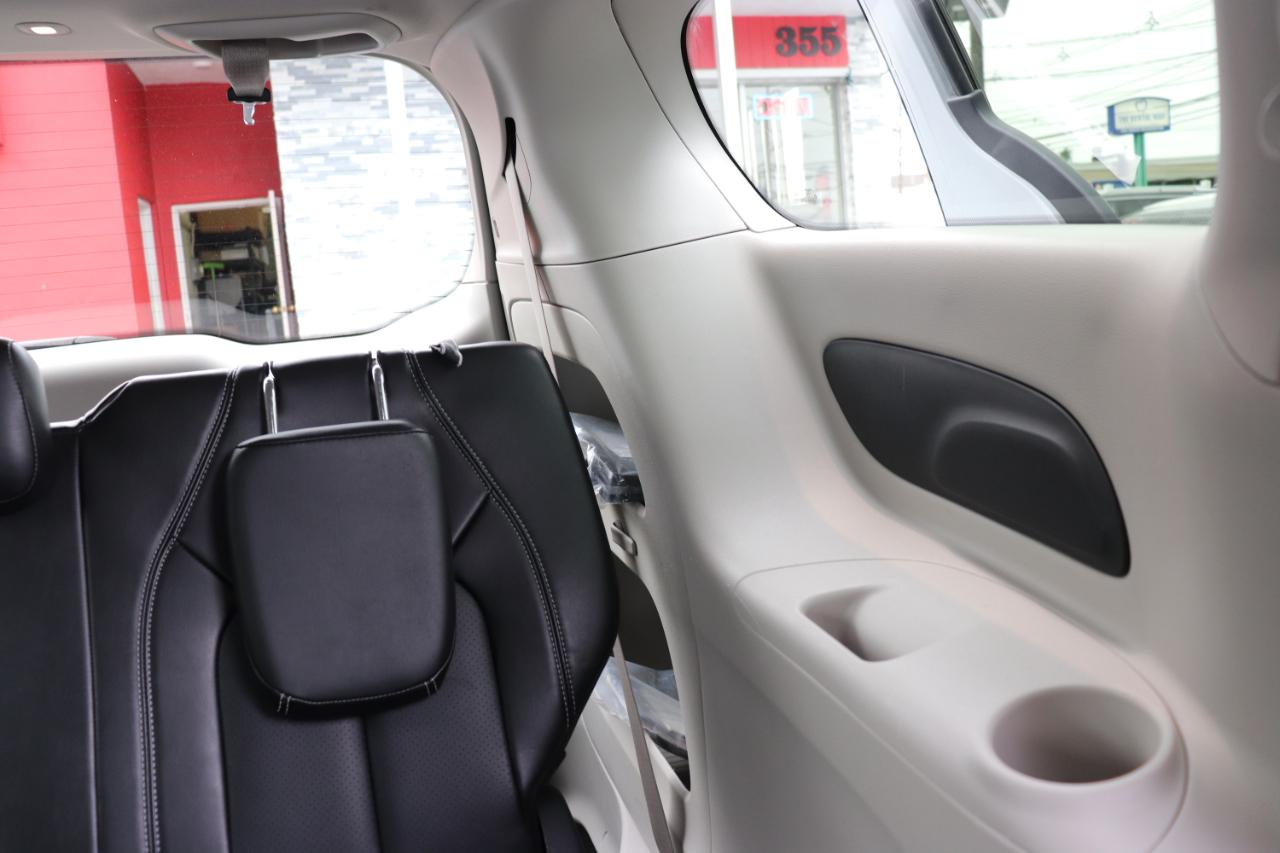 Chrysler Pacifica Touring L FWD 2024