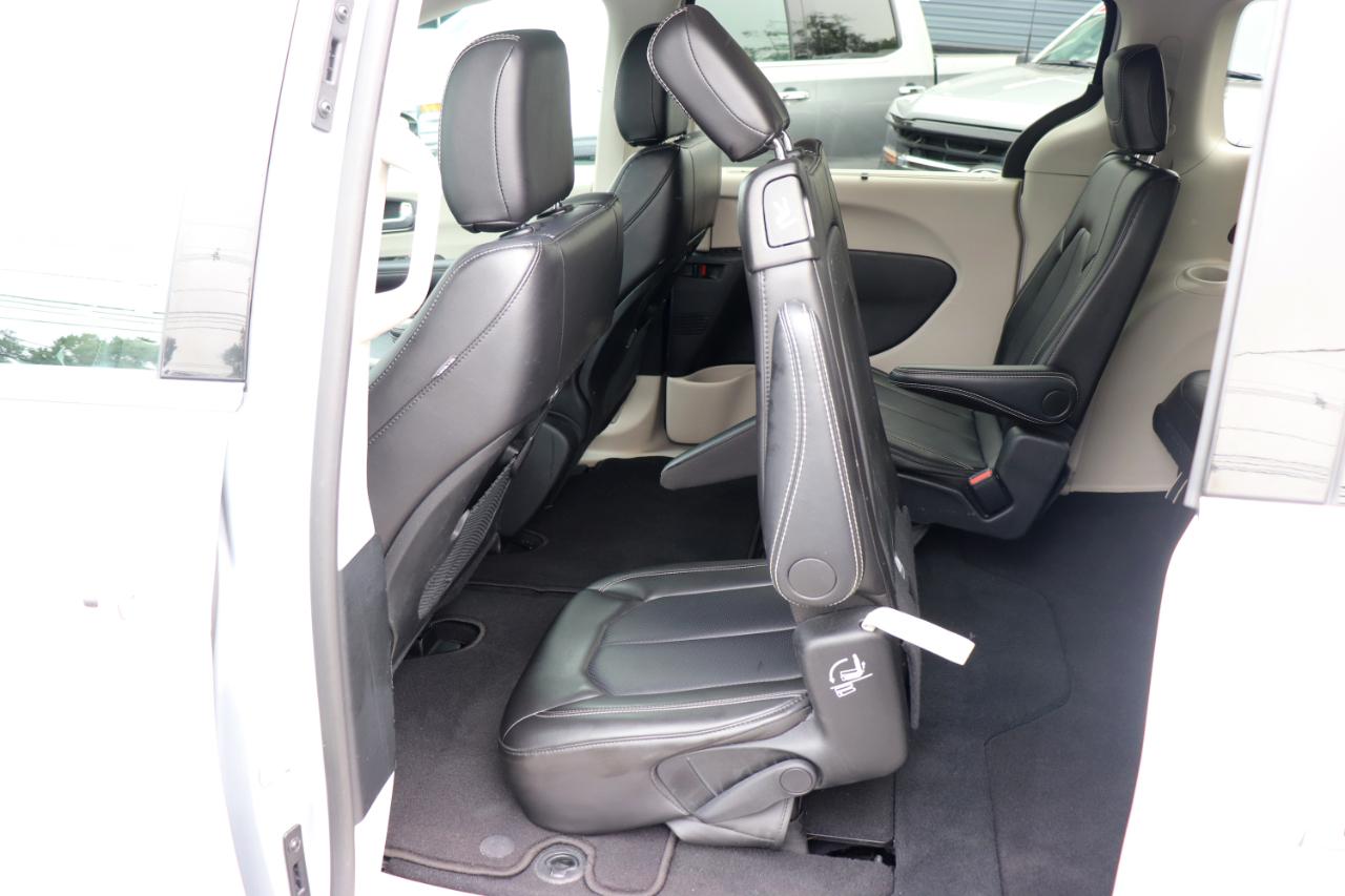 Chrysler Pacifica Touring L FWD 2024