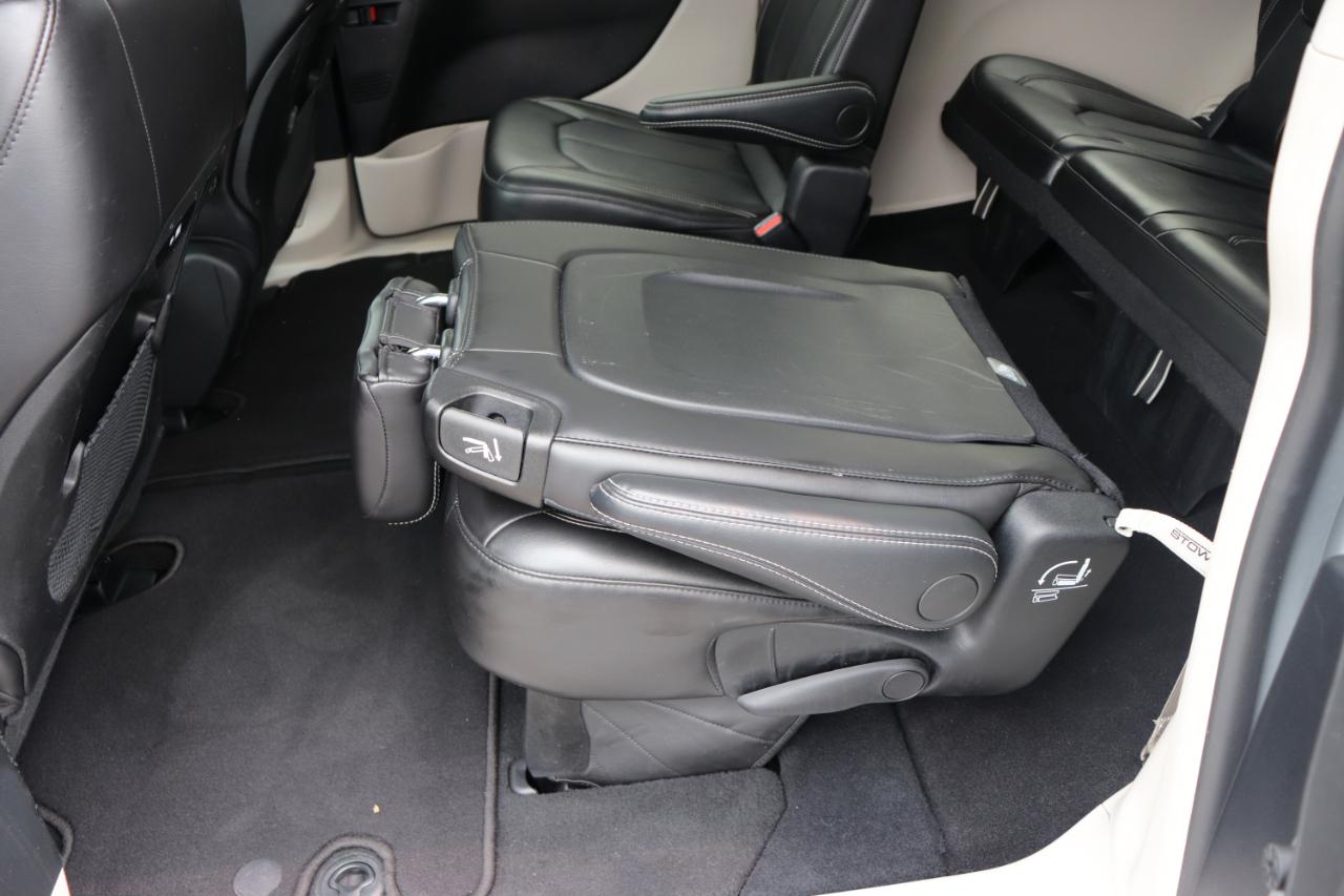Chrysler Pacifica Touring L FWD 2024
