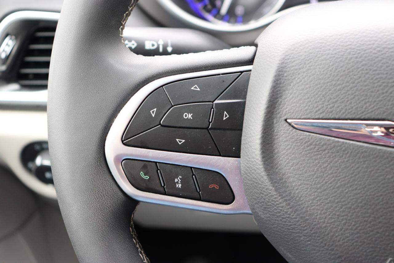 Chrysler Pacifica Touring L FWD 2024