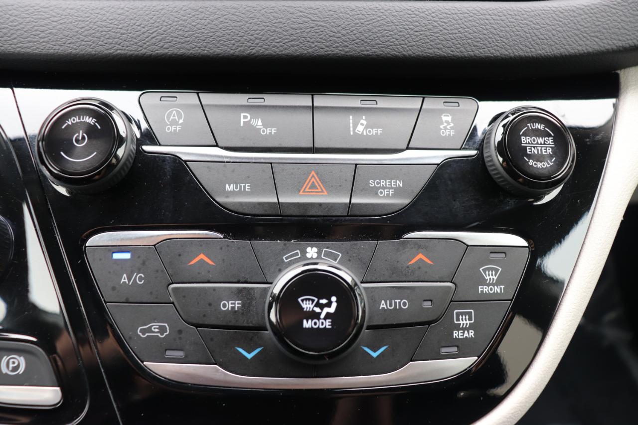Chrysler Pacifica Touring L FWD 2024