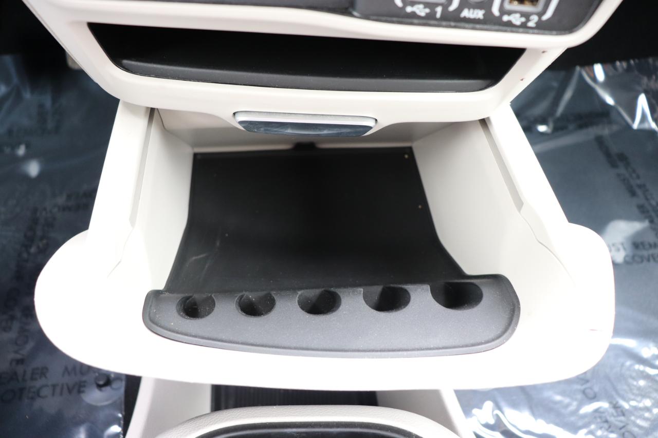 Chrysler Pacifica Touring L FWD 2024