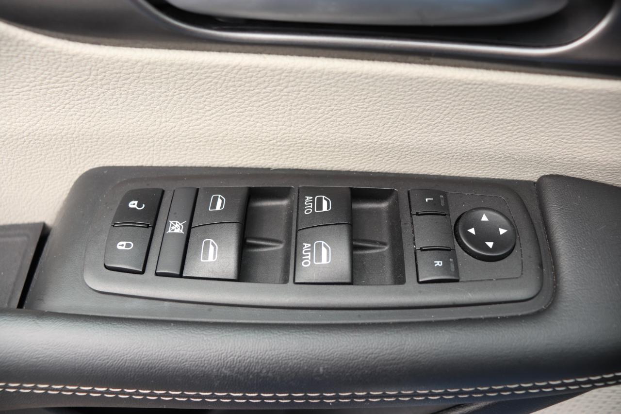 Chrysler Pacifica Touring L FWD 2024