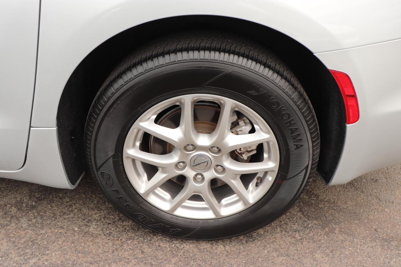 Chrysler Pacifica Touring L FWD 2024