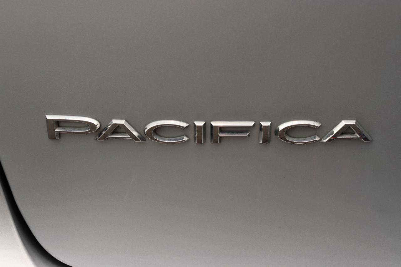 Chrysler Pacifica Touring L FWD 2024