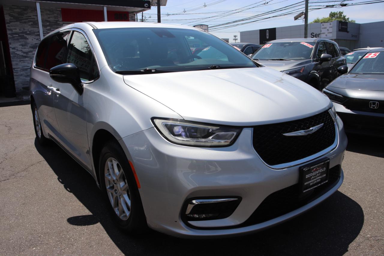 Chrysler Pacifica Touring L FWD 2024