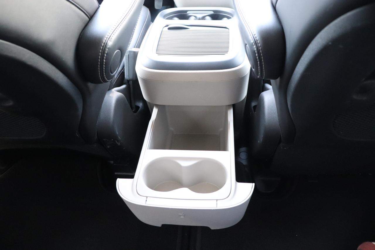 Chrysler Pacifica Touring L FWD 2024