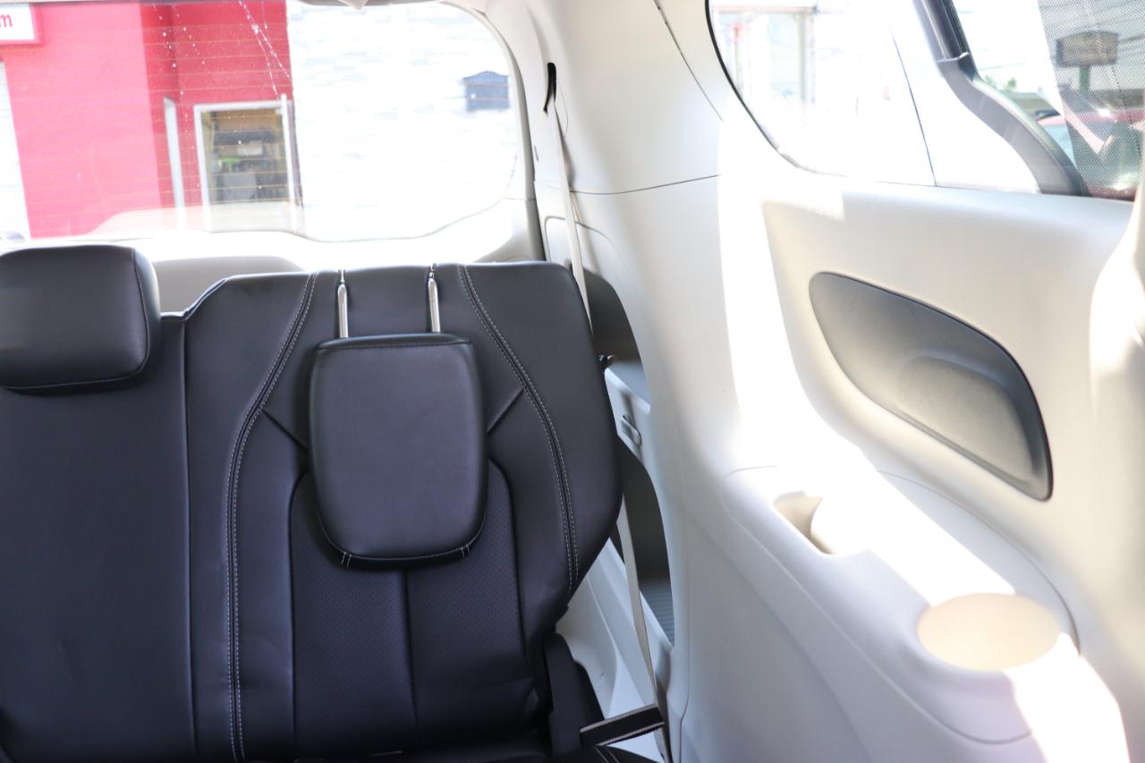 Chrysler Pacifica Touring L FWD 2024