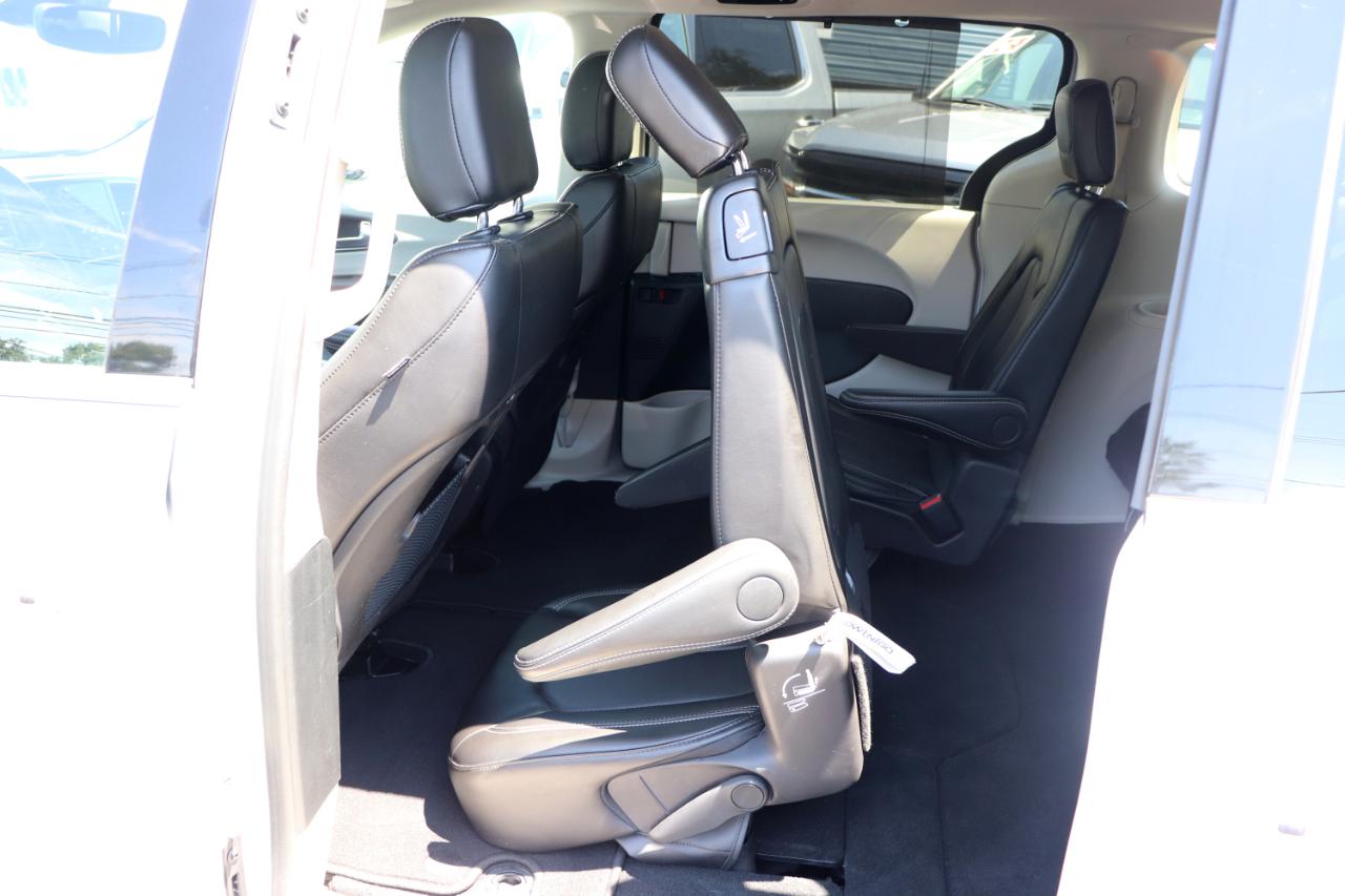 Chrysler Pacifica Touring L FWD 2024