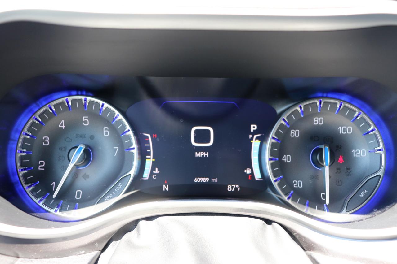 Chrysler Pacifica Touring L FWD 2024