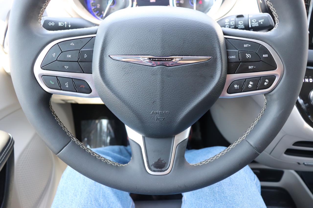 Chrysler Pacifica Touring L FWD 2024
