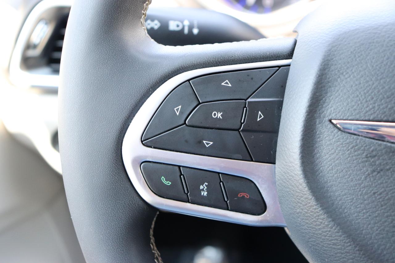 Chrysler Pacifica Touring L FWD 2024