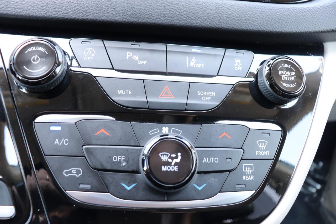 Chrysler Pacifica Touring L FWD 2024
