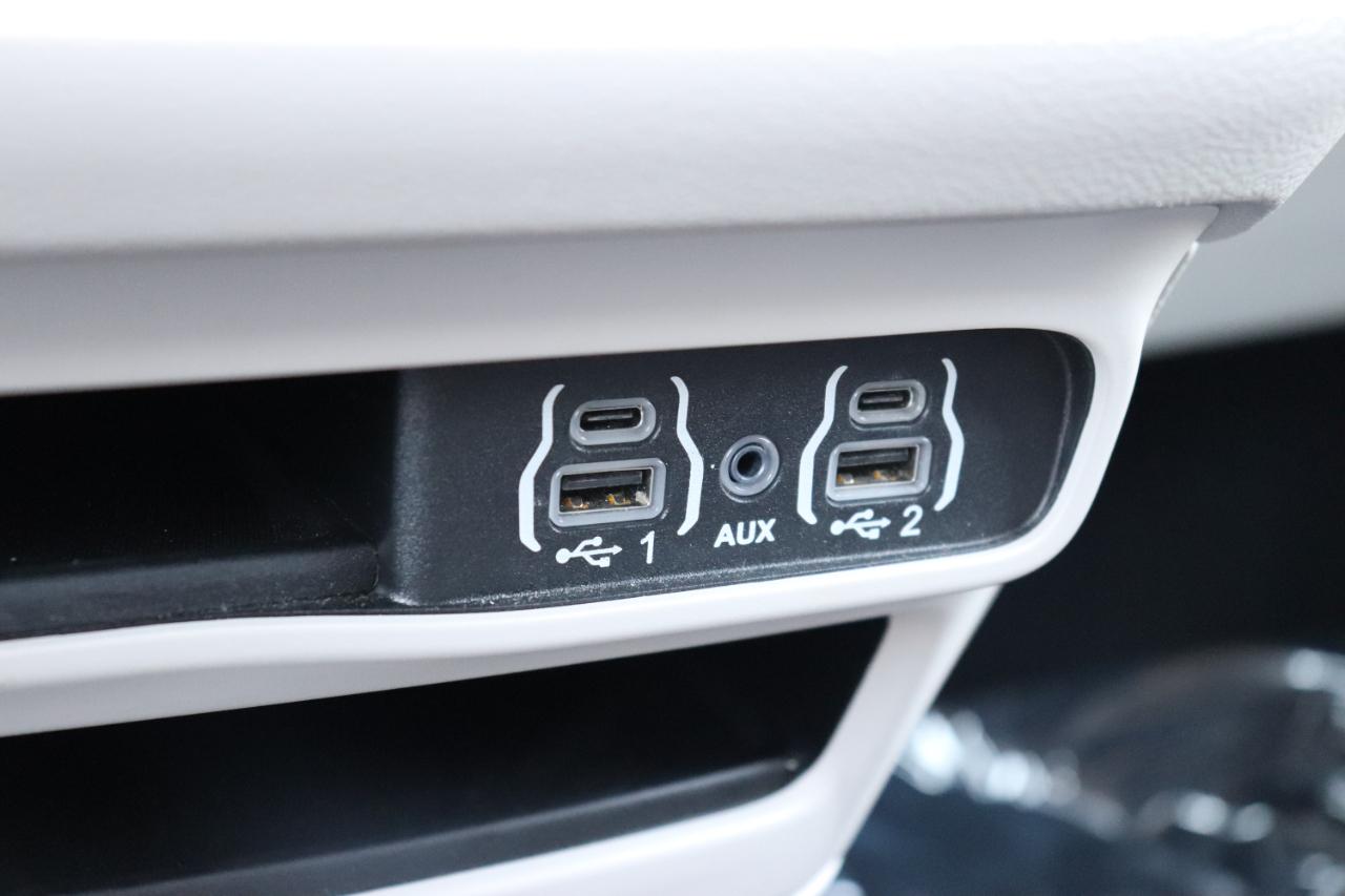 Chrysler Pacifica Touring L FWD 2024