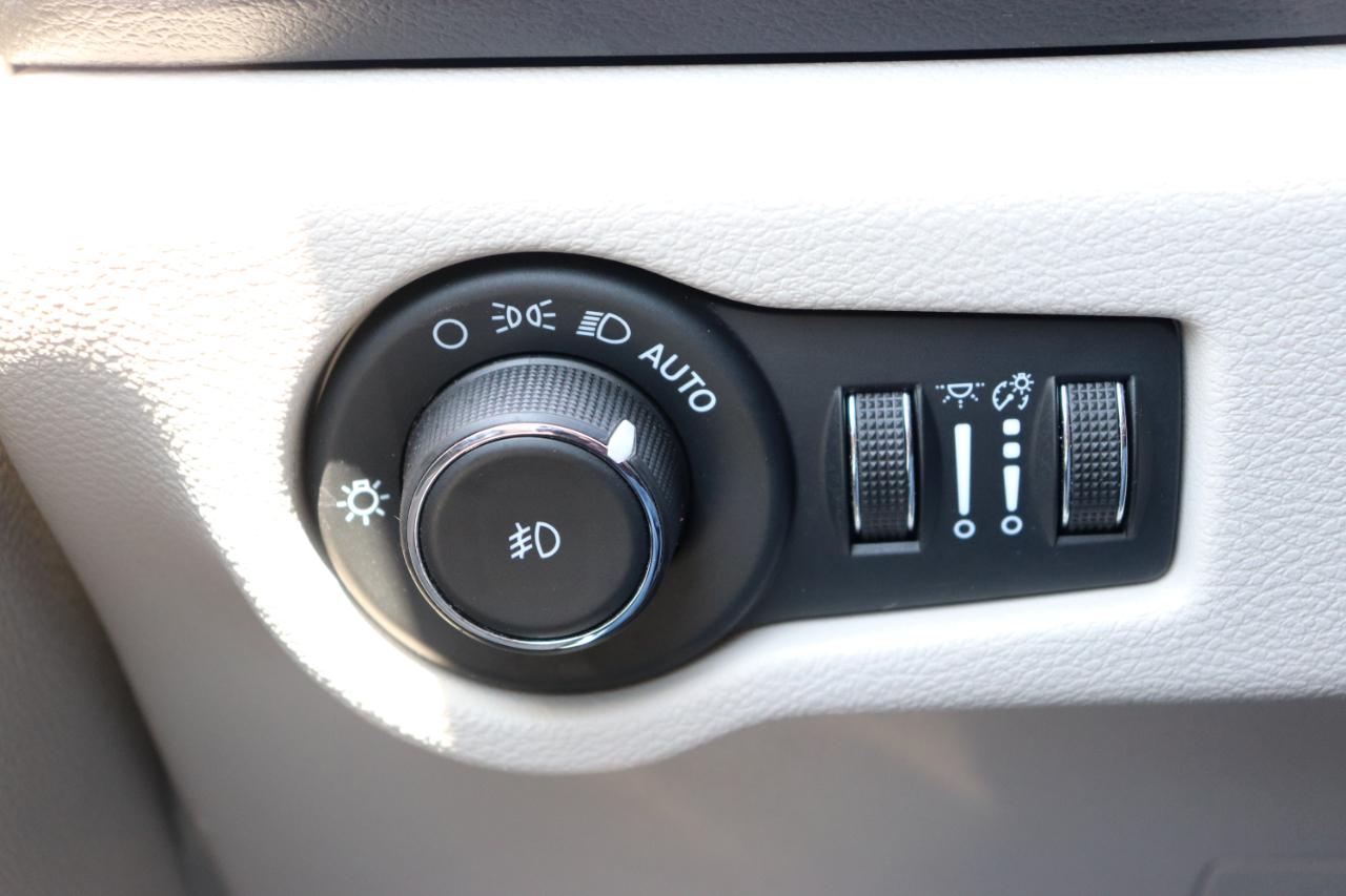 Chrysler Pacifica Touring L FWD 2024