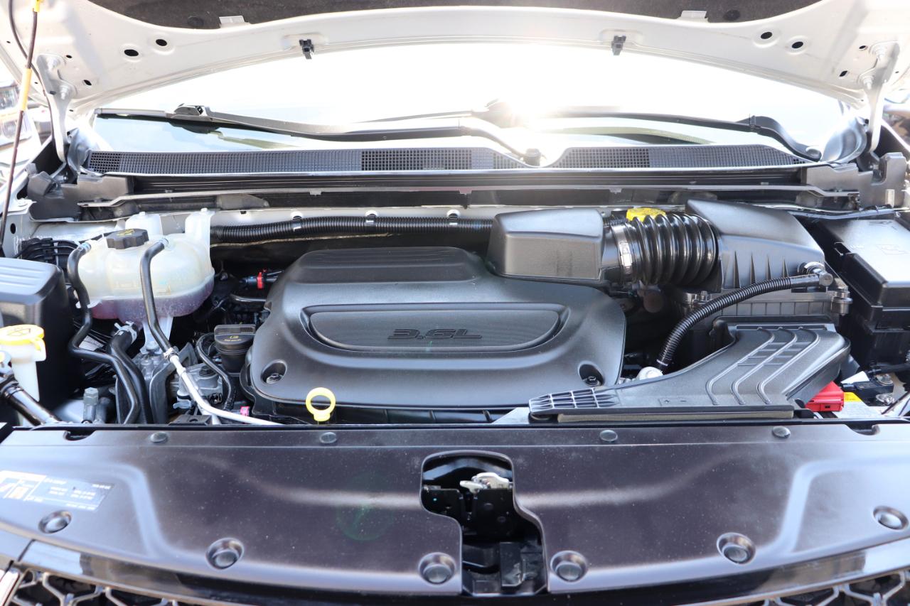 Chrysler Pacifica Touring L FWD 2024