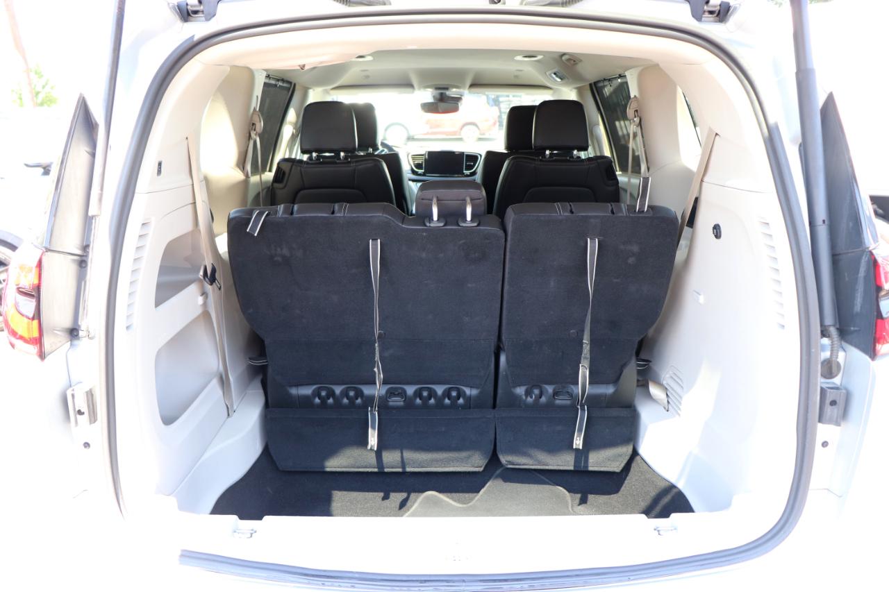 Chrysler Pacifica Touring L FWD 2024