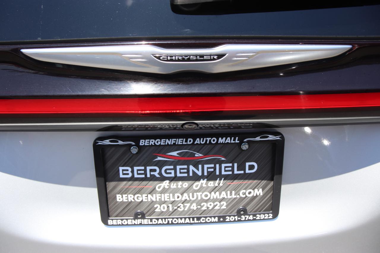 Chrysler Pacifica Touring L FWD 2024