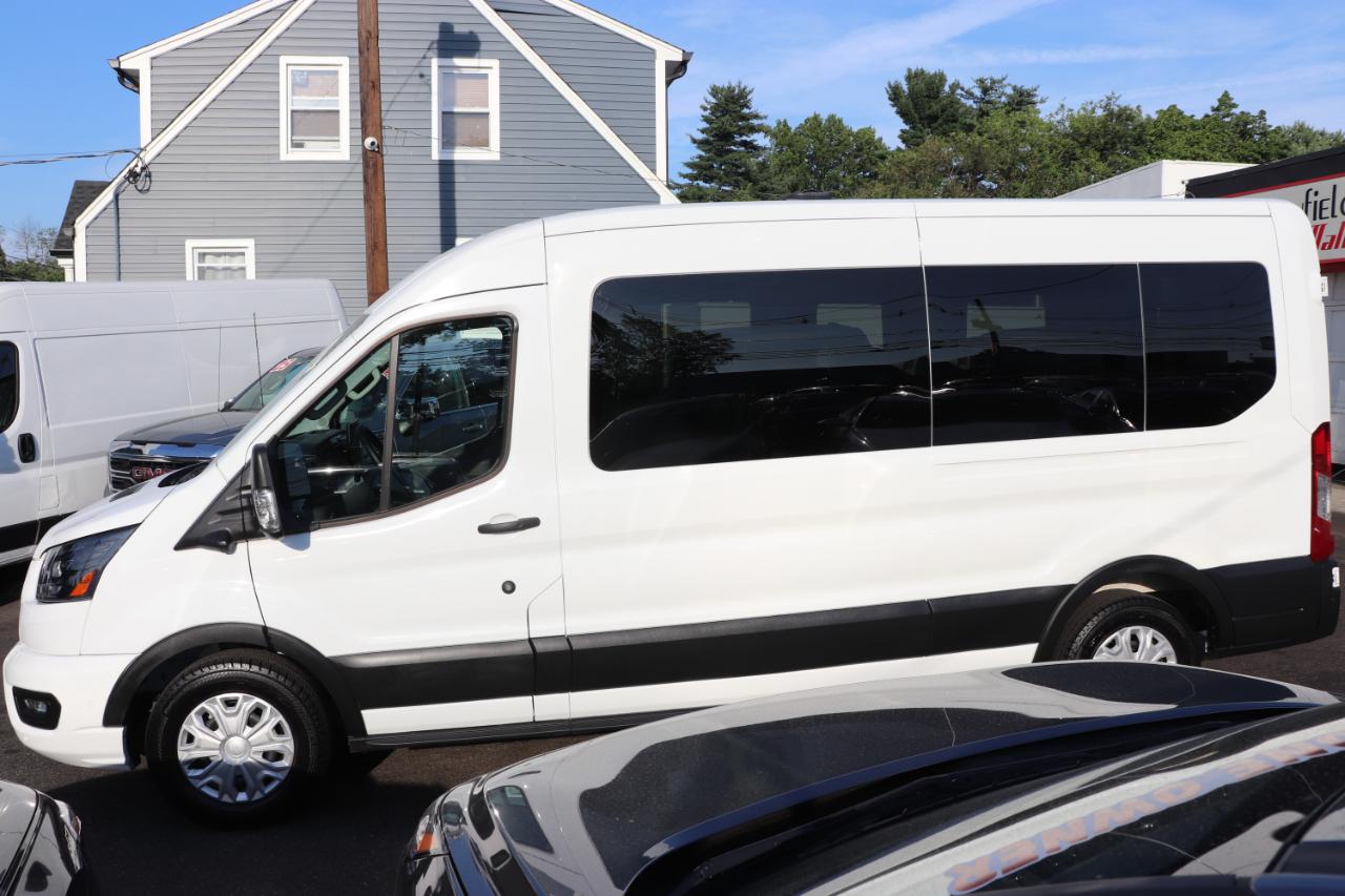 Ford Transit Passenger Wagon T-350 148" Med Roof XLT RWD 2026