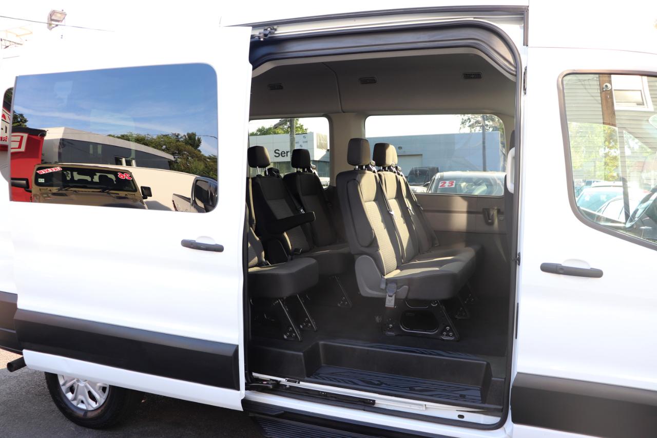 Ford Transit Passenger Wagon T-350 148" Med Roof XLT RWD 2026