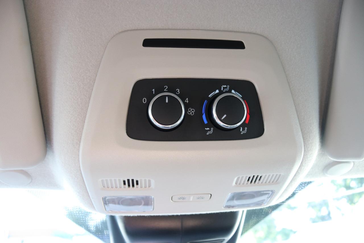 Ford Transit Passenger Wagon T-350 148" Med Roof XLT RWD 2026