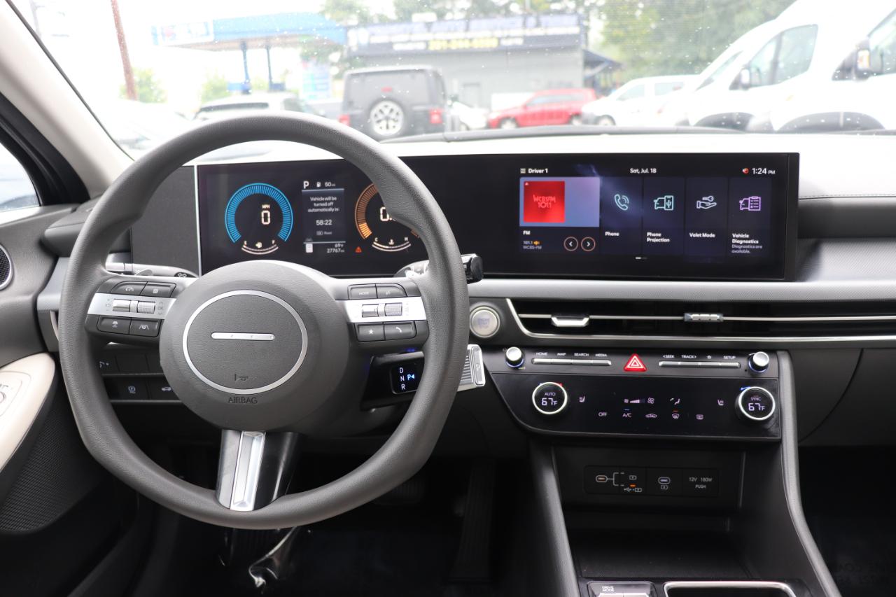 Hyundai Sonata SEL FWD 2025