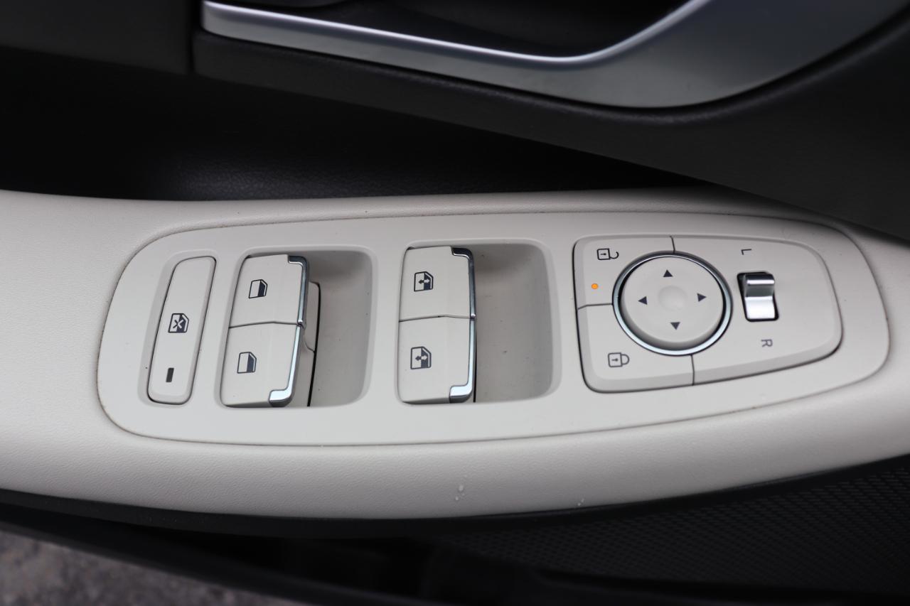 Hyundai Sonata SEL FWD 2025