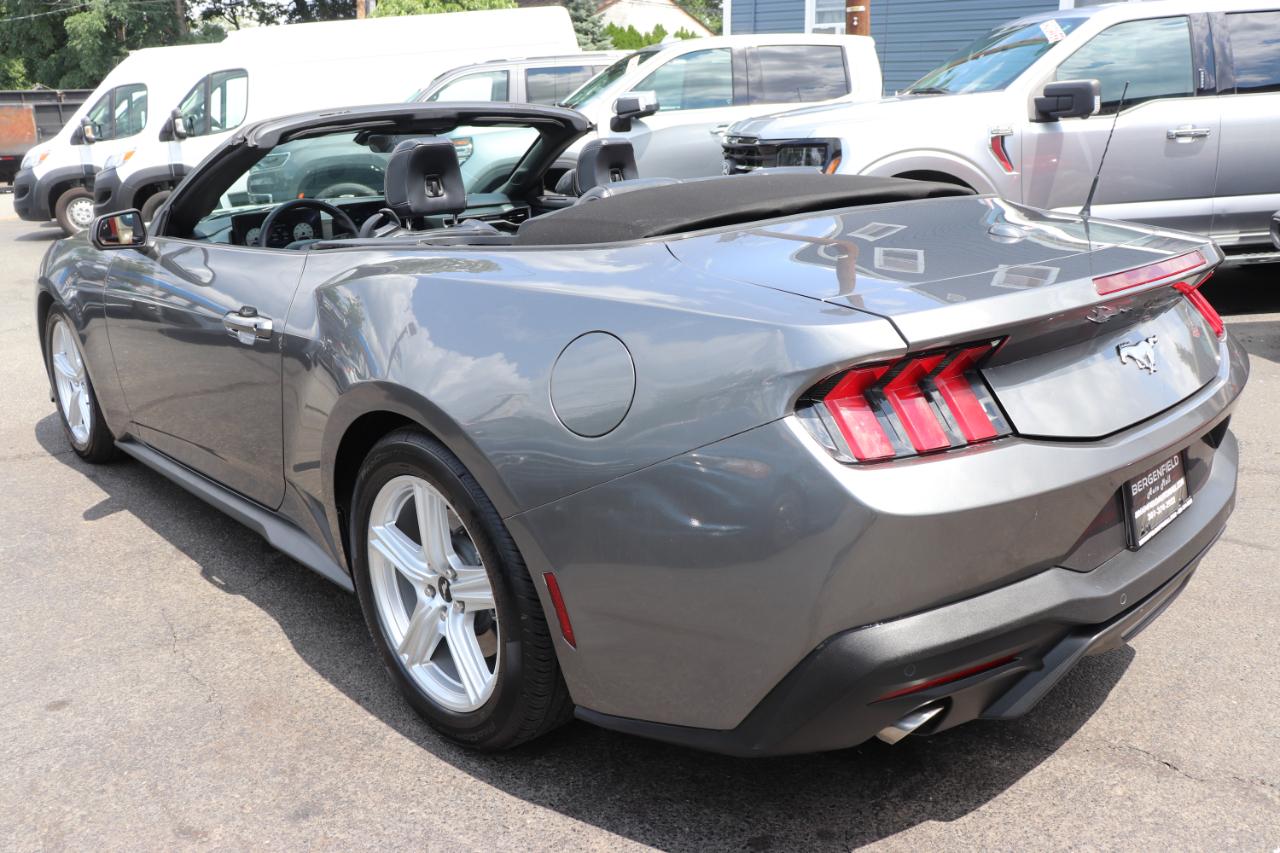 Ford Mustang EcoBoost Convertible 2026