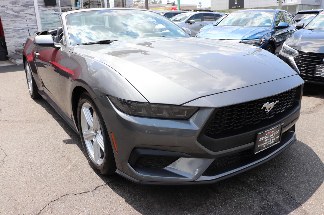 Ford Mustang EcoBoost Convertible 2026