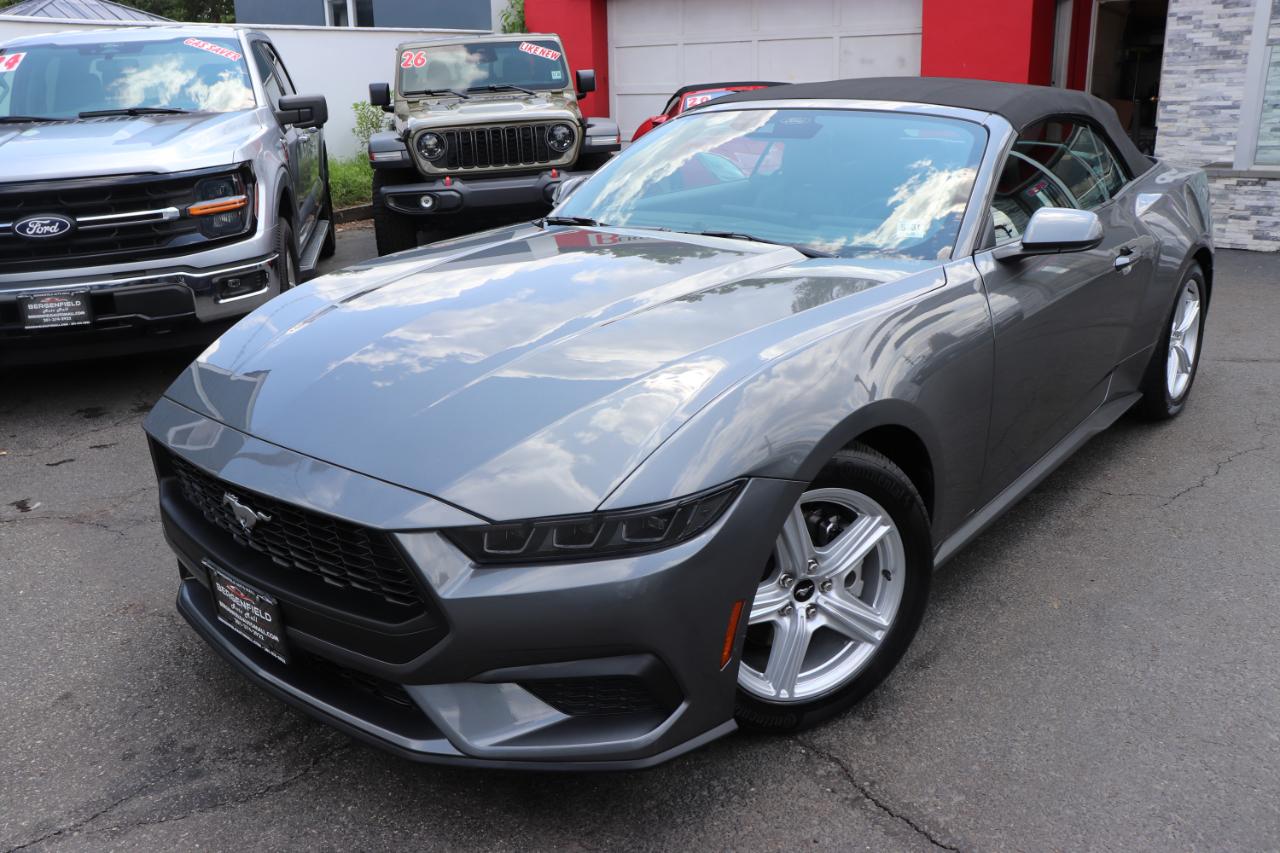 Ford Mustang EcoBoost Convertible 2026