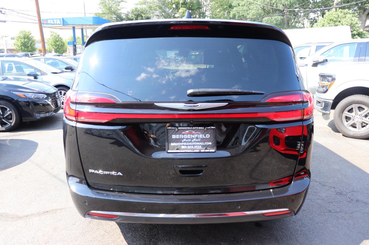 Chrysler Pacifica Select FWD 2026