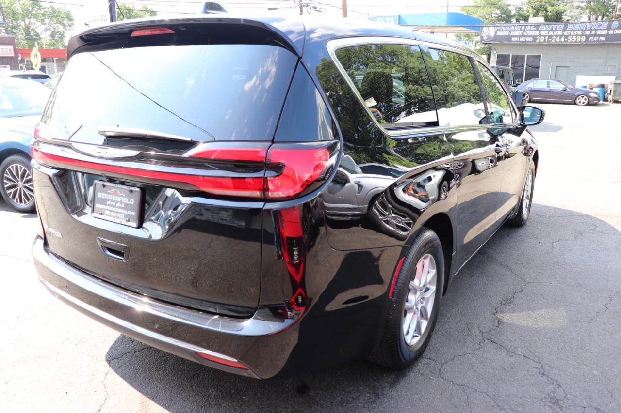 Chrysler Pacifica Select FWD 2026
