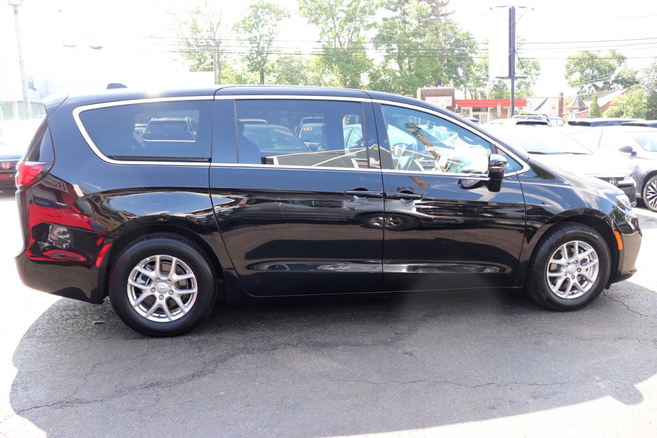 Chrysler Pacifica Select FWD 2026
