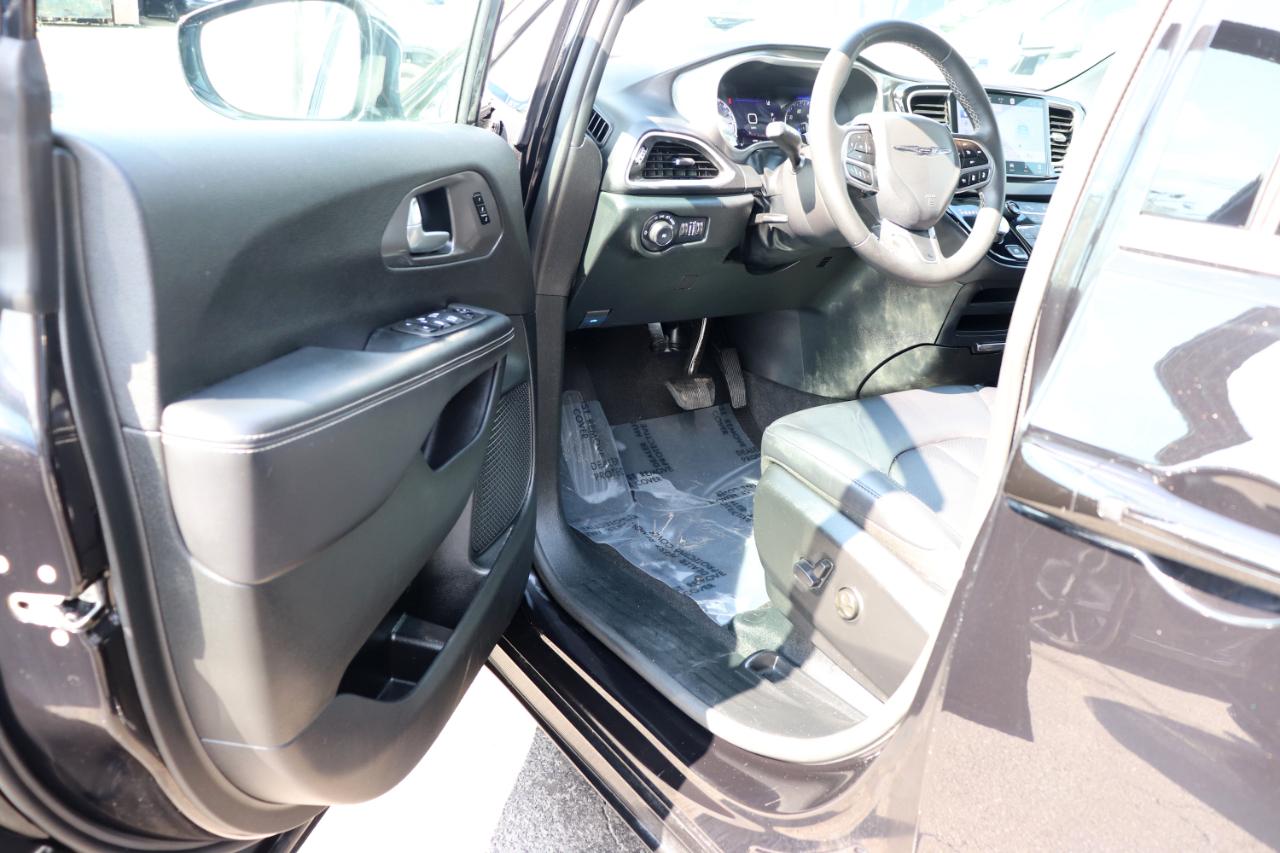 Chrysler Pacifica Select FWD 2026