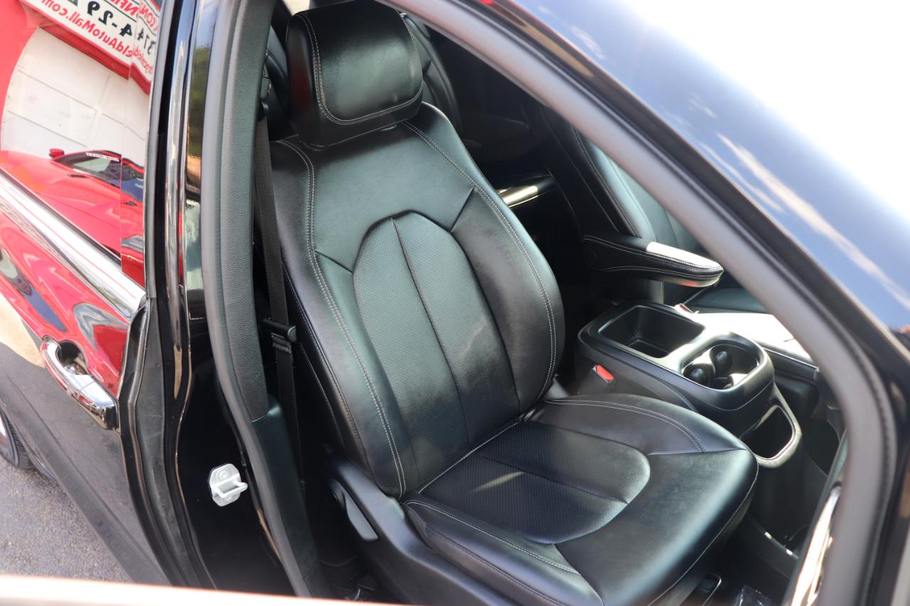Chrysler Pacifica Select FWD 2026
